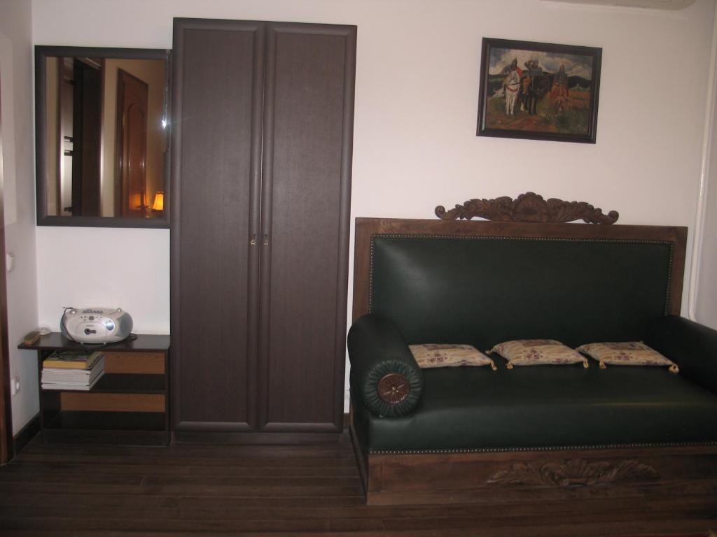 Raikomovskaya Hotel Dnipro Room photo